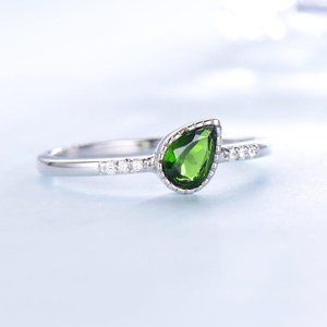 PEAR 4 X 6 EMERALD GREEN CUBIC ZIRCONIA RING
